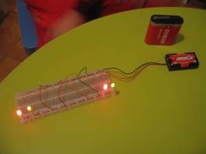 Λαμπάκια LED σε breadboard